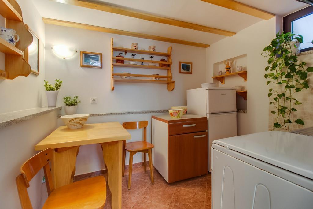 Apartments Franjo Mali Lošinj Pokój zdjęcie
