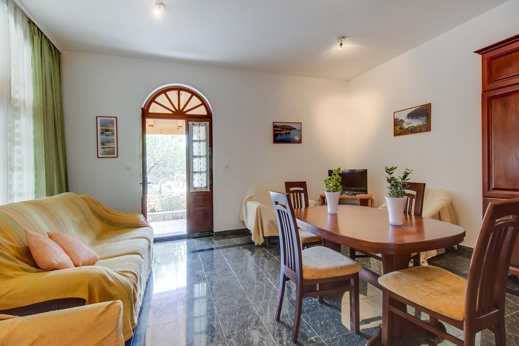 Apartments Franjo Mali Lošinj Pokój zdjęcie