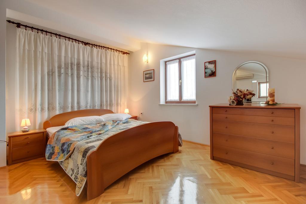 Apartments Franjo Mali Lošinj Pokój zdjęcie