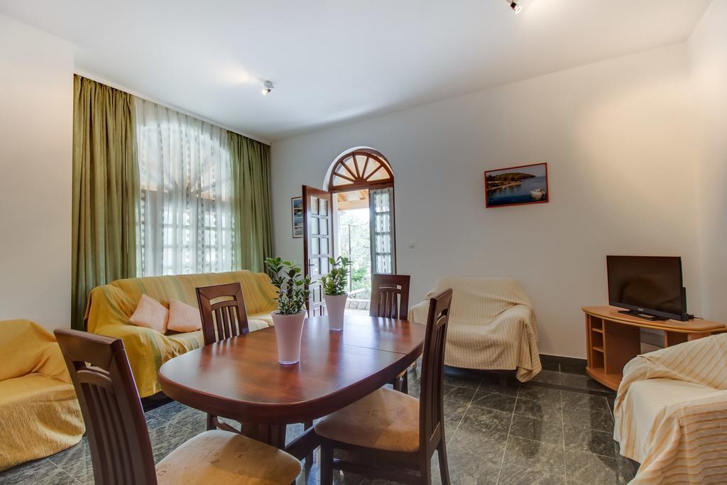 Apartments Franjo Mali Lošinj Pokój zdjęcie
