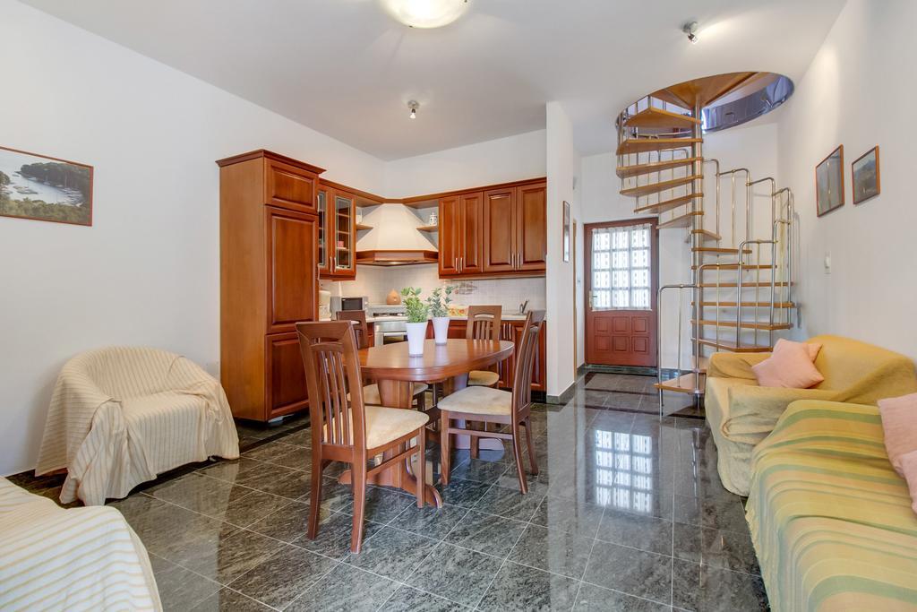 Apartments Franjo Mali Lošinj Pokój zdjęcie